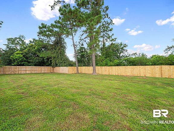 5th image of 15571 Highland Cir