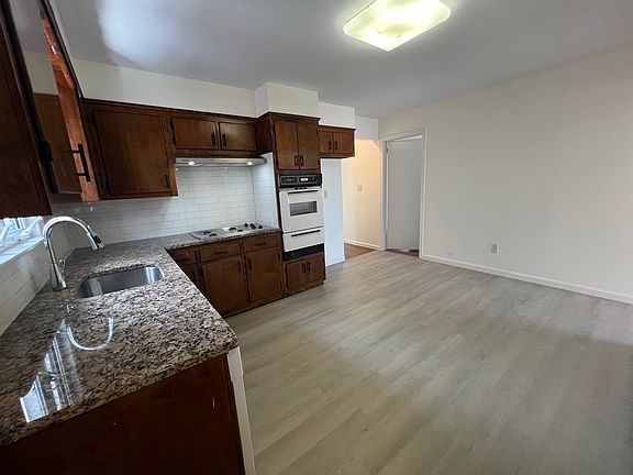 3rd image of 169 Biltmore St Floor 2