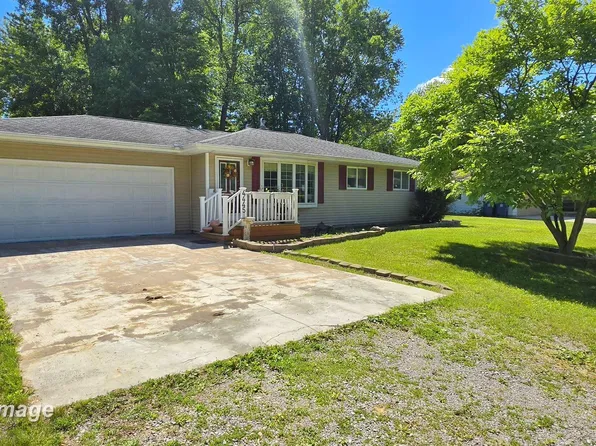 4445 Eastport Dr, Bridgeport, MI 48722