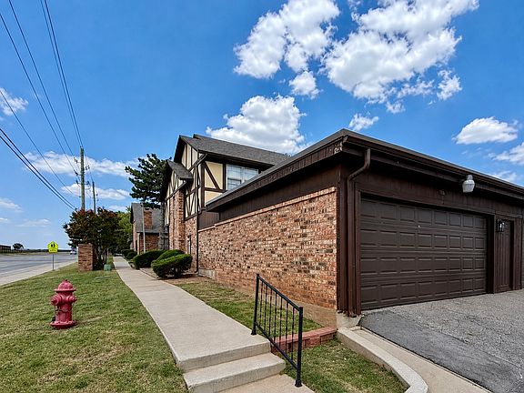 3rd image of 4502 NE Arlington Ave #4502