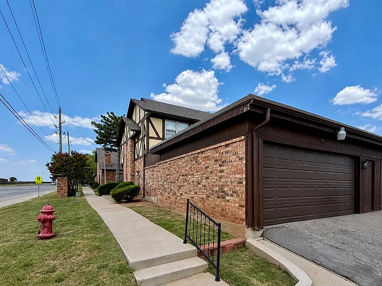 4502 NE Arlington Ave #4502 — Photo 3