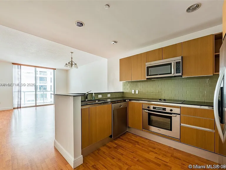 1060 Brickell Ave #2315 — Photo 3