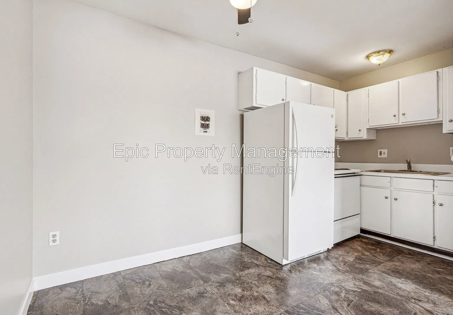1 bed, 1.0 bath, $925 — Photo 2
