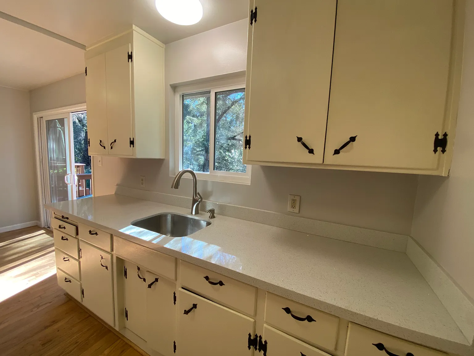 2 bed, 900 sqft, $2,750 — Photo 4