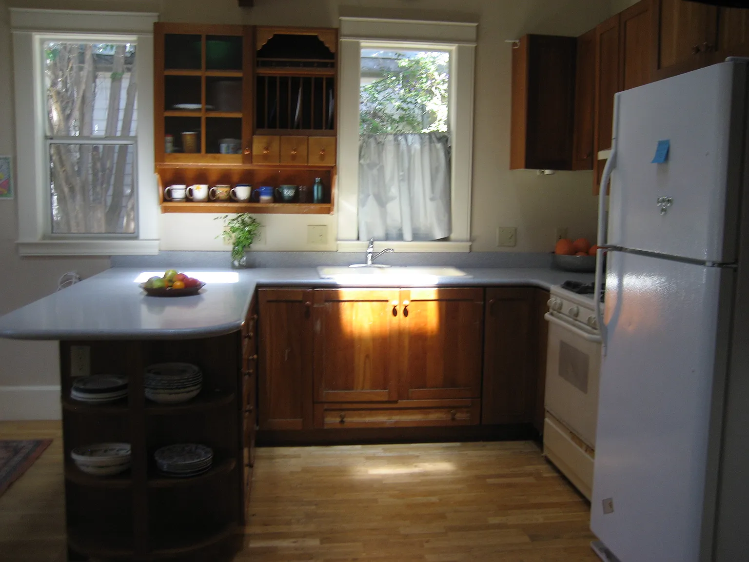2 bed, 600 sqft, $3,000 — Photo 1