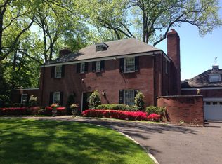 1405 Park Ln, Pelham, NY 10803