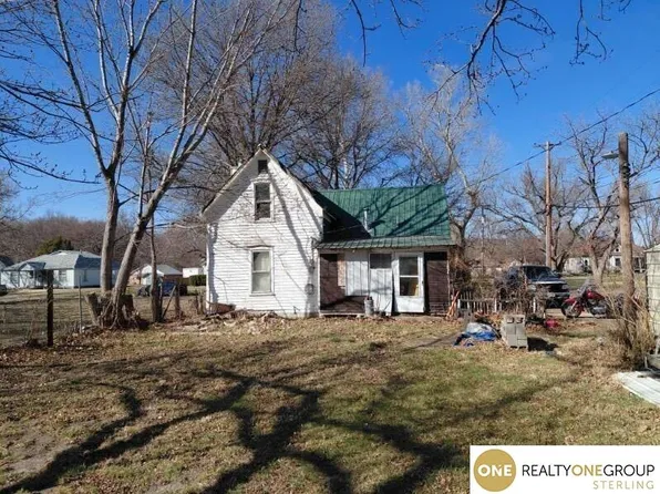 114 W 4th St, Fairbury, NE 68352