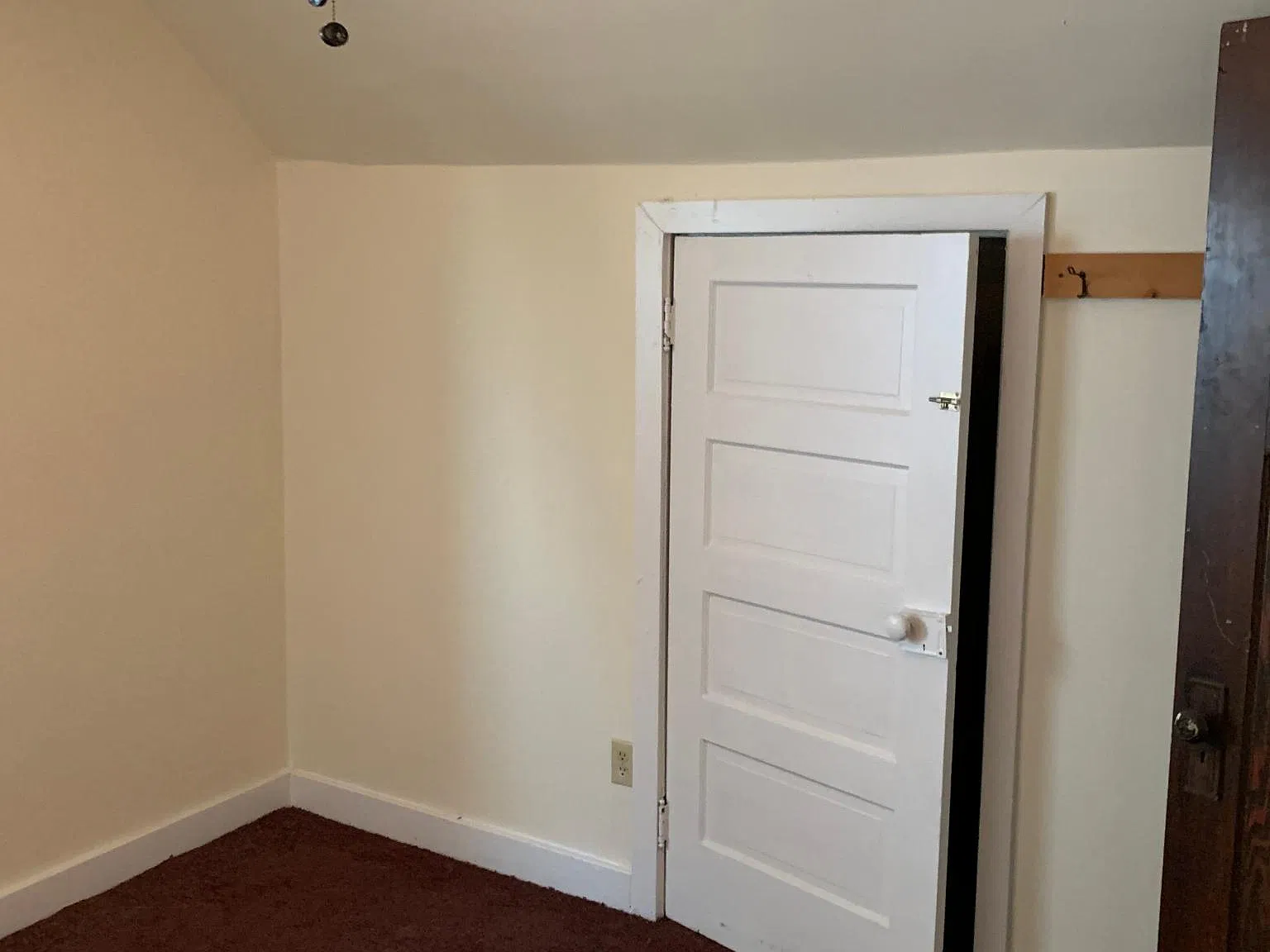 3 bed, 1200 sqft, $1,800 — Photo 1
