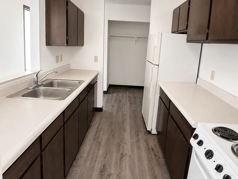 Whispering Pines Apartments — Photo 16