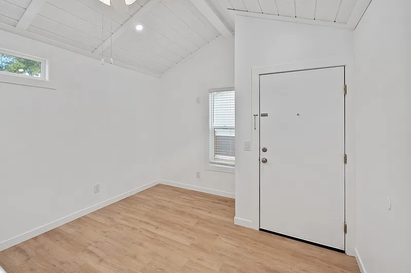 1 bed, 1.0 bath, 400 sqft, $1,071 — Photo 4