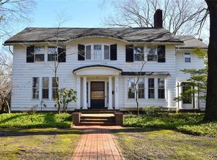 2239 Elandon Dr, Cleveland Heights, OH 44106