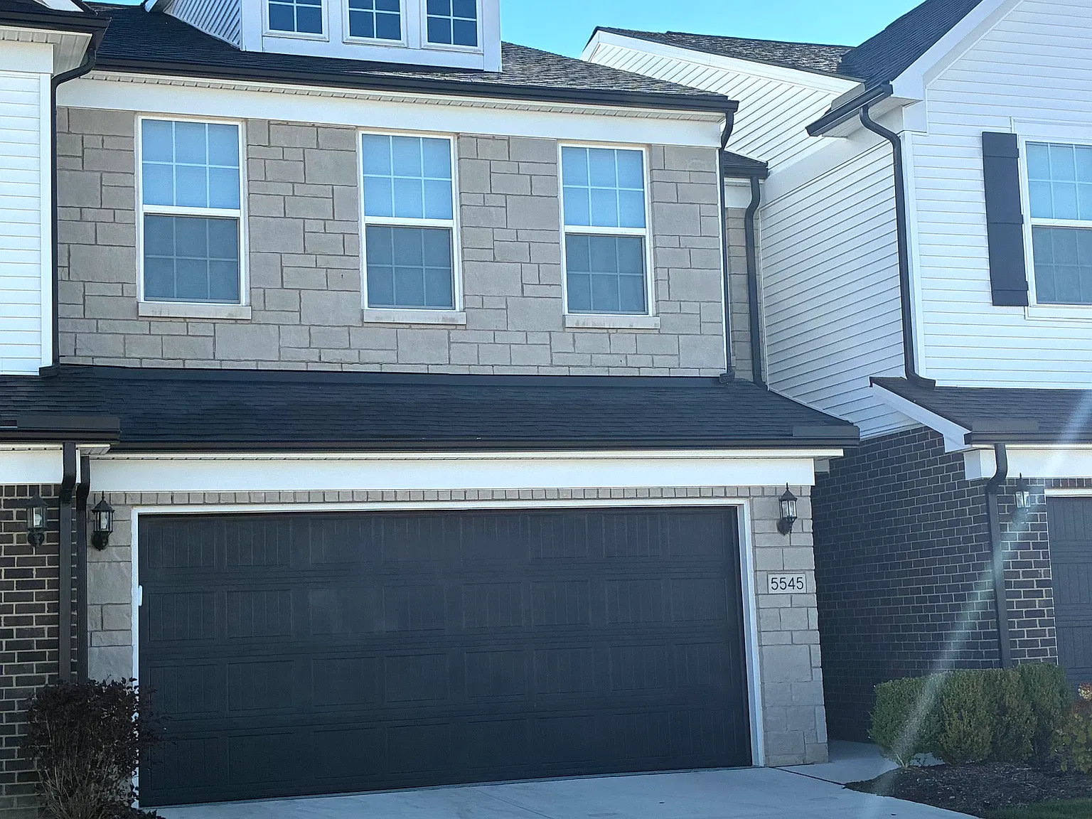 3 bed, 2.5 bath, 2000 sqft, $3,200 — Photo 2