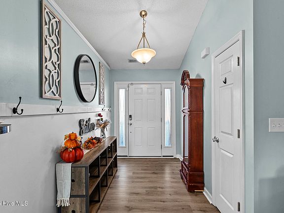 5th image of 101 Broadwater Drive