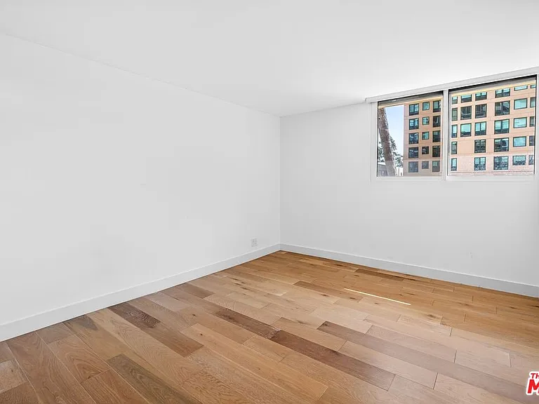 10535 Wilshire Blvd #411 — Photo 11