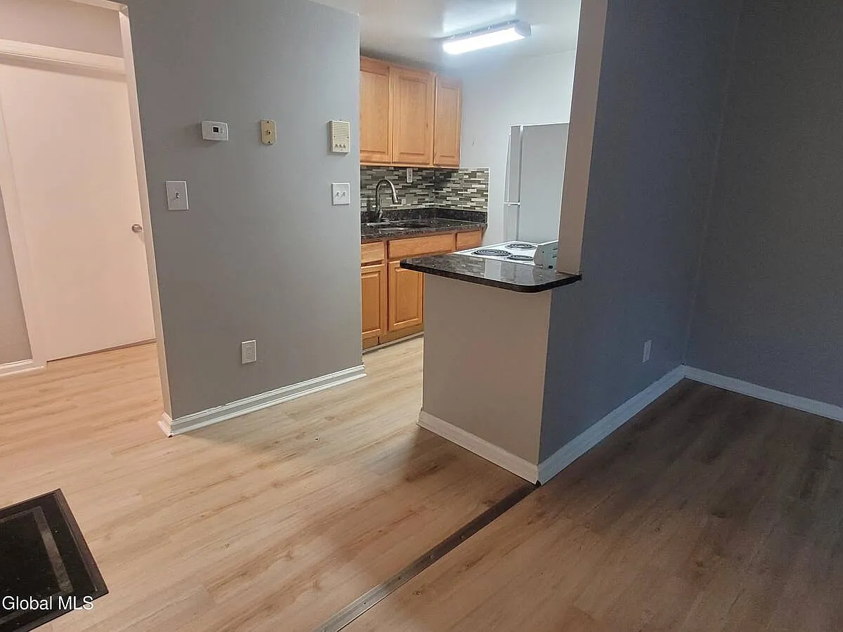 1 bed, 1.0 bath, 625 sqft, $1,100 — Photo 4