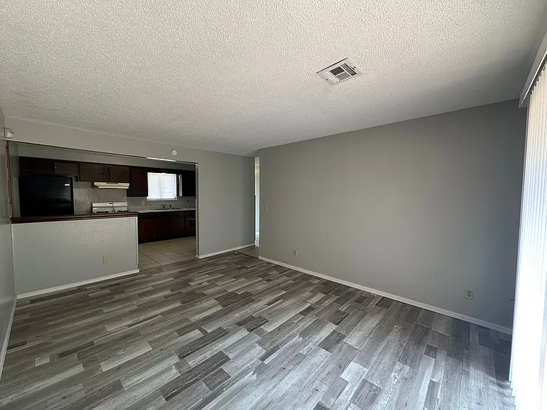 3904 Overland Dr — Photo 9