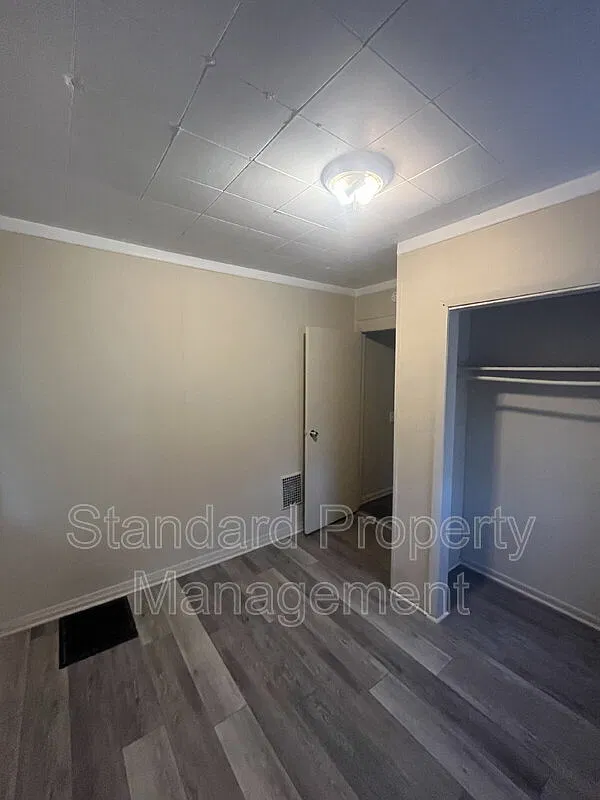 3 bed, 1.0 bath, $1,200 — Photo 1