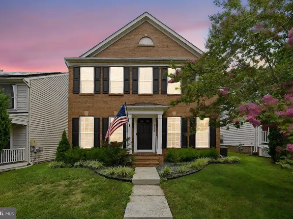 2488 Port Potomac Ave, Woodbridge, VA 22191