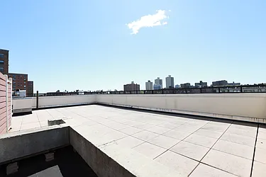 Rented by R New York