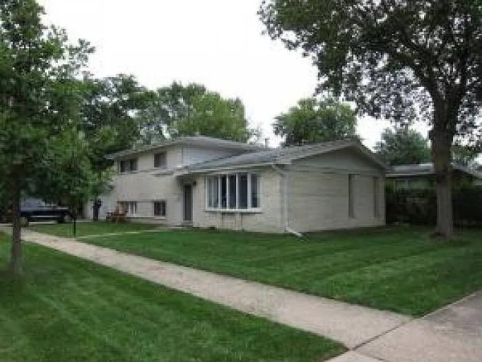 2915 Washington Ave photo 1