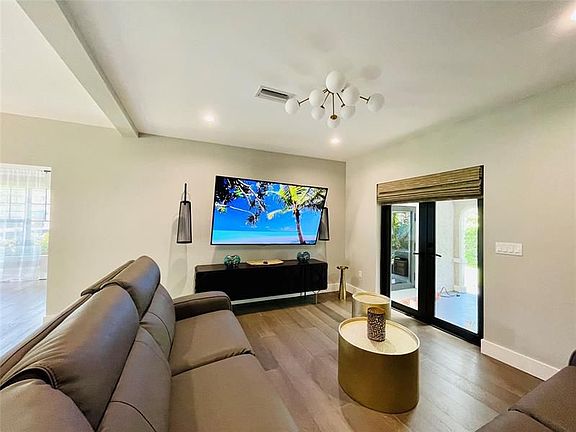 2nd image of 734 W Las Olas Blvd