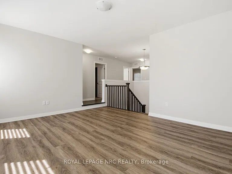 7437 Jonathan Dr — Photo 15