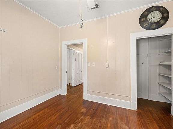 5th image of 624 Alexander Rd #A