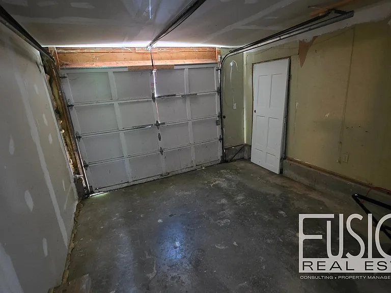 446 Colchester Ave — Photo 17