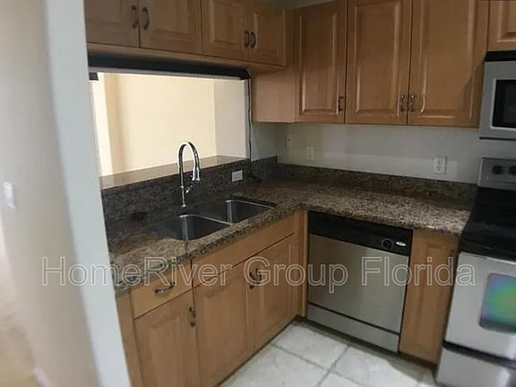 3rd image of 13110 Bella Casa Cir APT 215