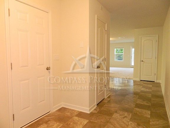 3rd image of 2112 Belmont Cir