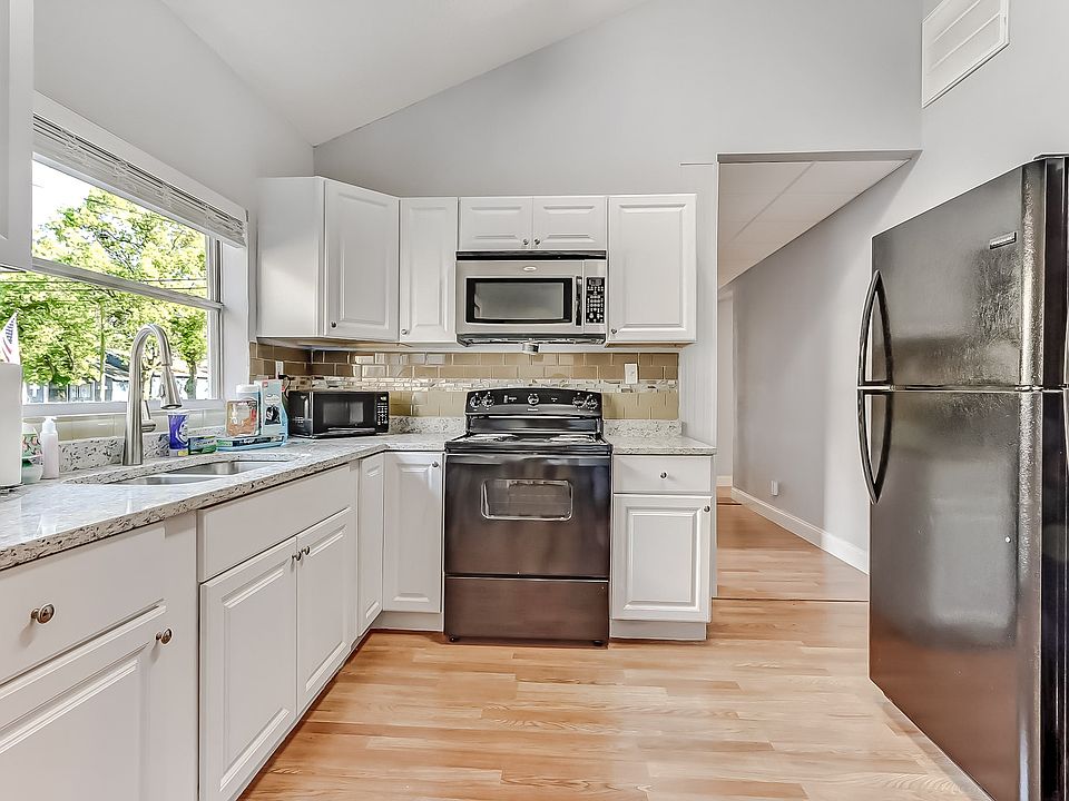 1st image of 1559 W 22nd St #14929016
