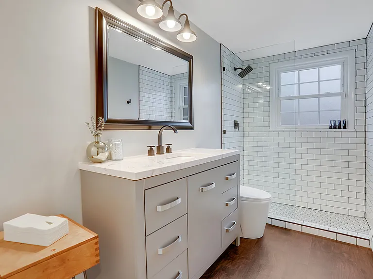 3710 Lorcom Ln — Photo 17