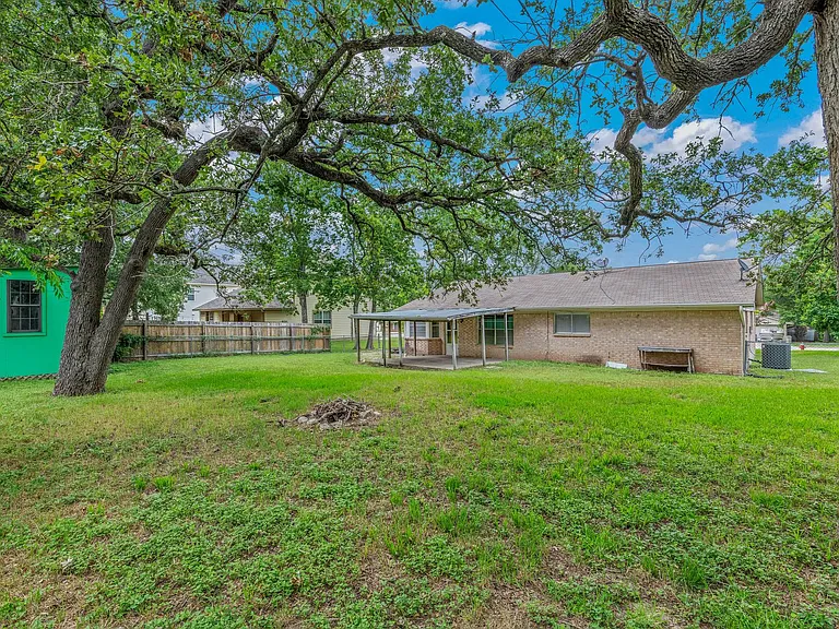 1210 Neal Pickett Dr — Photo 18