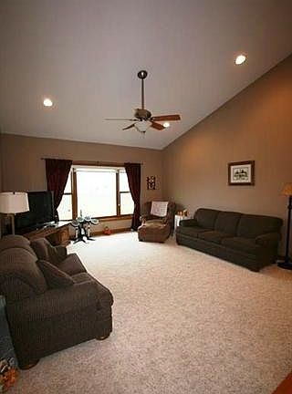 3rd image of 9147 Royal Wood Dr