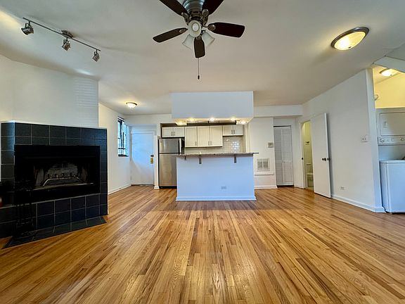 2nd image of 1481 W Huron St