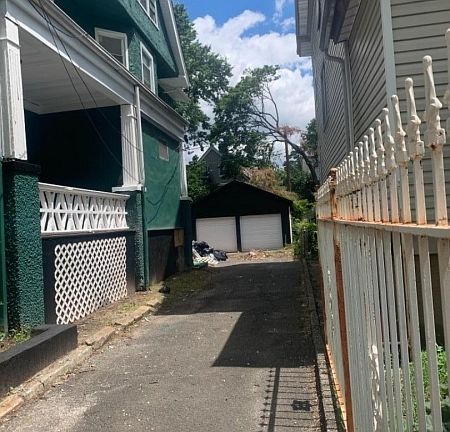 3rd image of 852 S 13Th St