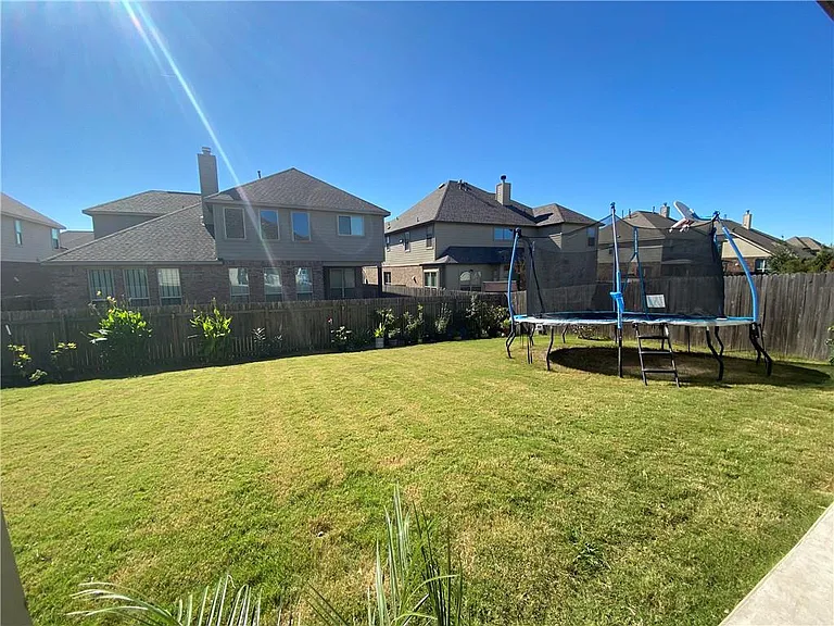 2905 Waterson St — Photo 26