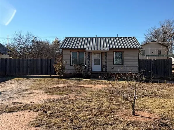 715 N Jackson St, Altus, OK 73521