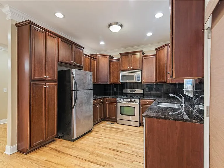 1199 Foster Pl NW — Photo 8