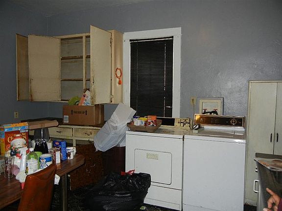 3rd image of 28 Hallwood Ave