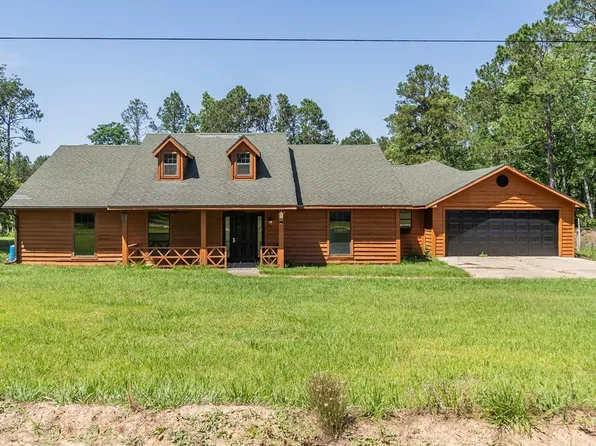 153 Golden Ln, Douglas, GA 31535