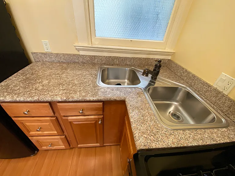524 Georgia St #204 — Photo 16