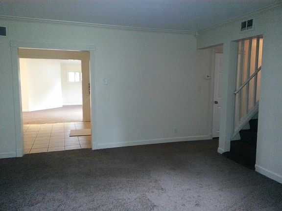 5th image of 526 Hudson St