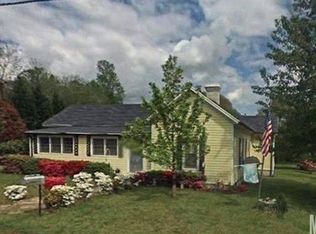 107 6th St SW, Taylorsville, NC 28681