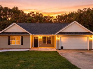 270 Chateau St, Boiling Springs, SC 29316