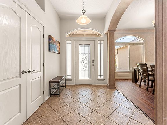 5th image of 3303 S Montego Way