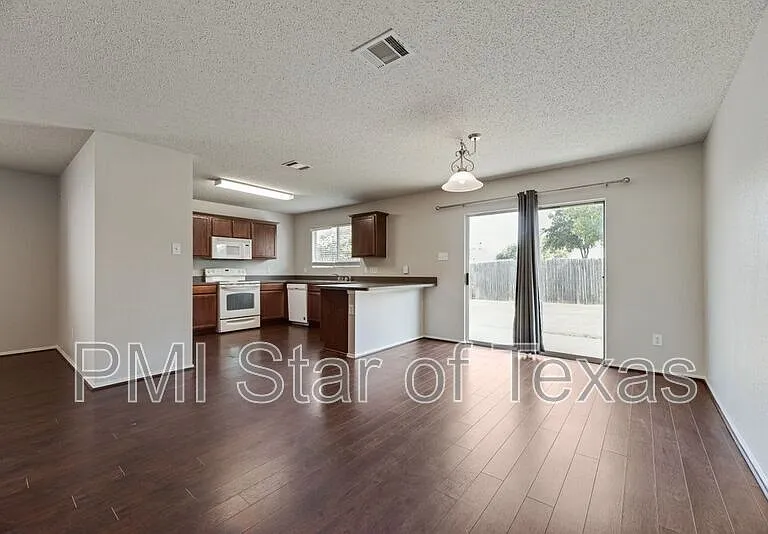 2061 Bliss Rd — Photo 9