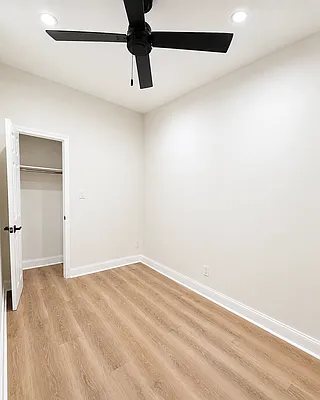 Bedroom, photo 1