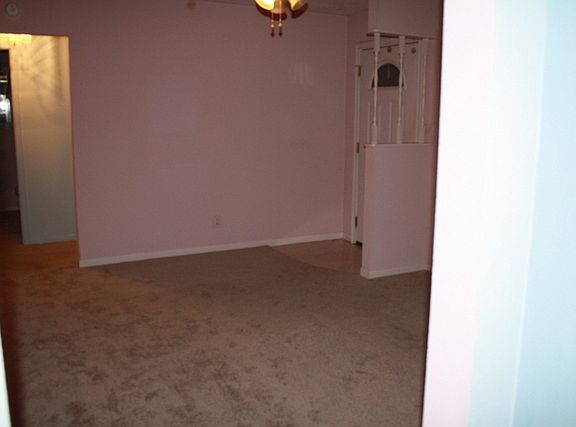 3rd image of 203 Fair St
