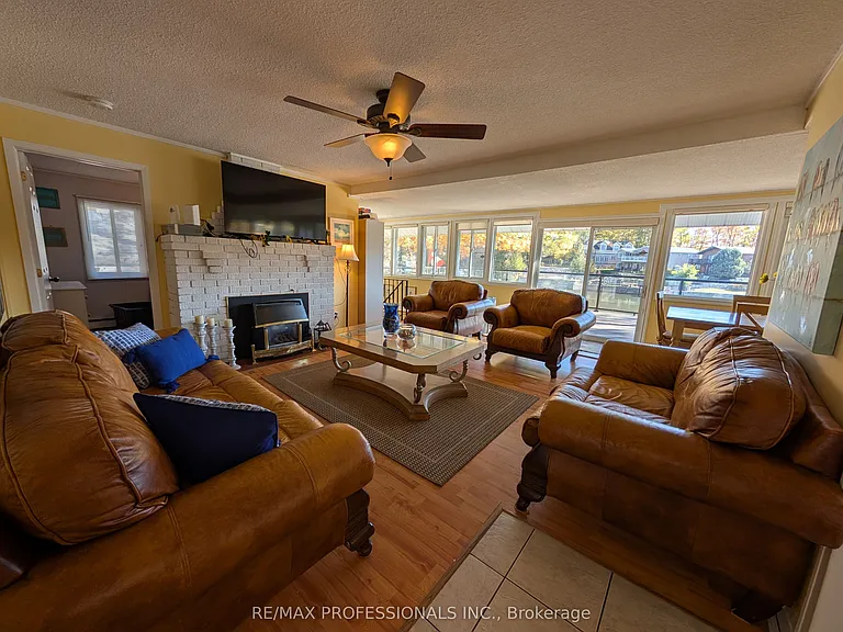 1103 Mosley St — Photo 6
